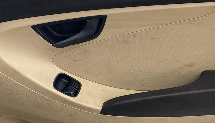 2015 Hyundai Eon MAGNA +, Petrol, Manual, 88,272 km, Driver Side Door Panels Control