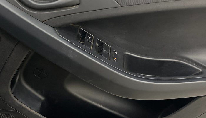 2024 Tata NEXON Smart Plus 1.2 Revotron 6 AMT, Petrol, Automatic, 6,297 km, Driver Side Door Panels Control