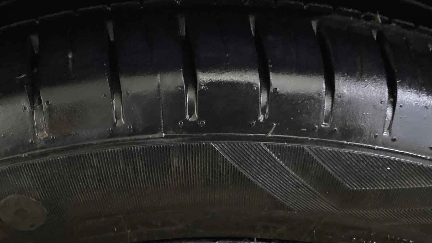 2021 Hyundai Verna SX (O) 1.5 CRDI AT, Diesel, Automatic, 1,08,132 km, Left Front Tyre Tread