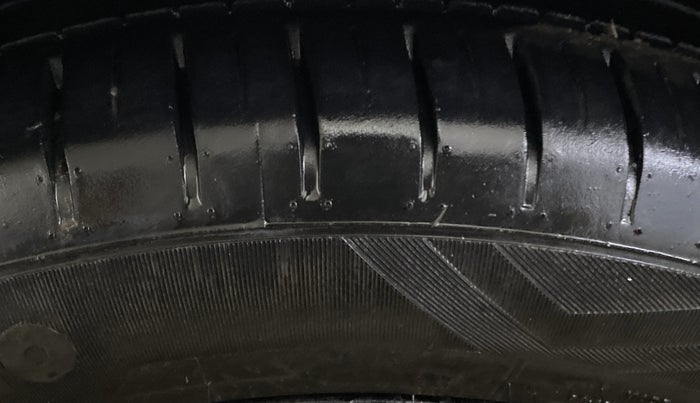 2021 Hyundai Verna SX (O) 1.5 CRDI AT, Diesel, Automatic, 1,08,132 km, Left Front Tyre Tread