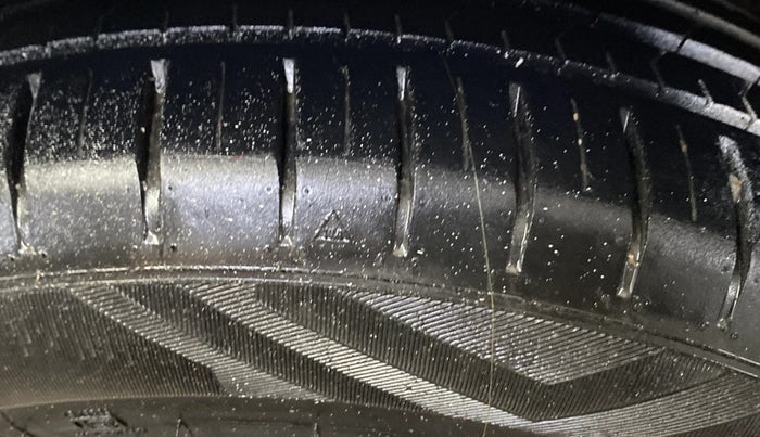 2021 Hyundai Verna SX (O) 1.5 CRDI AT, Diesel, Automatic, 1,08,132 km, Right Rear Tyre Tread