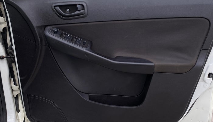 2016 Tata Zest XMS PETROL, Petrol, Manual, 29,240 km, Driver Side Door Panels Control