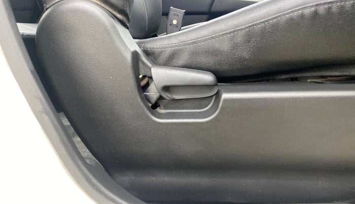 2013 Maruti Wagon R 1.0 LXI, Petrol, Manual, 41,409 km, Driver Side Adjustment Panel