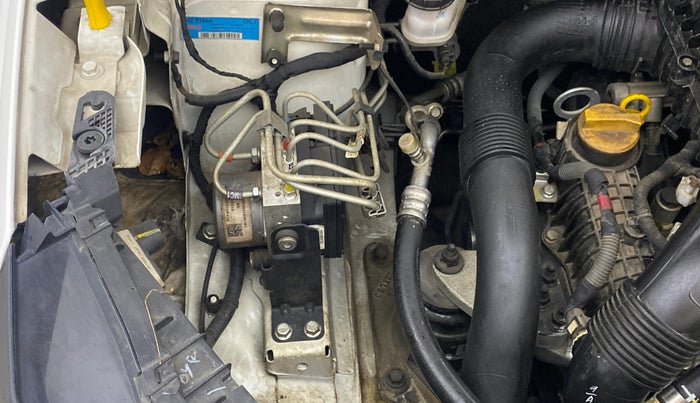 2023 Tata NEXON FEARLESS + SUNROOF DCA DUAL TONE 1.2 PETROL, Petrol, Automatic, 36,407 km, Engine View - Right