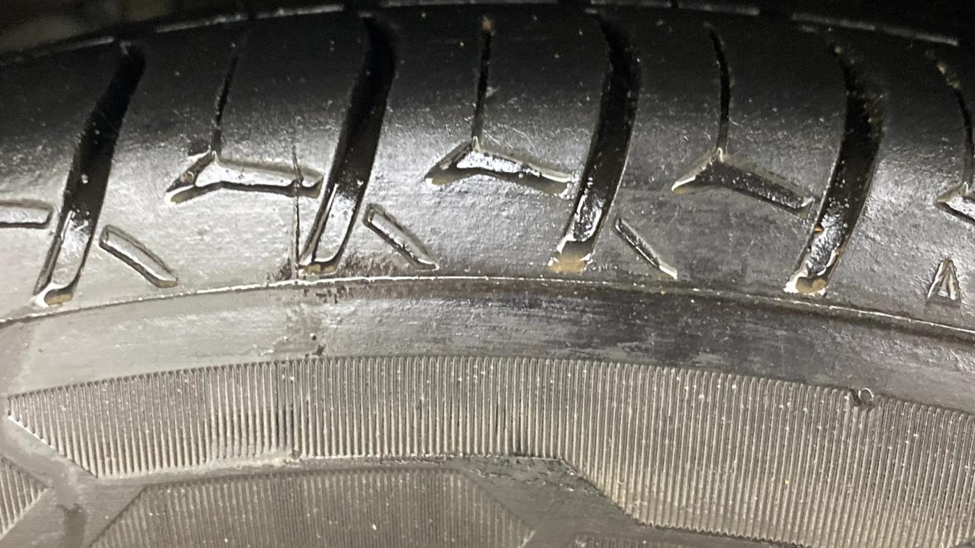2021 Maruti XL6 ZETA MT, Petrol, Manual, 1,32,498 km, Left Front Tyre Tread