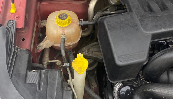 2021 Mahindra XUV300 W8 (O) 1.5 DIESEL, Diesel, Manual, 65,046 km, Engine View - Right