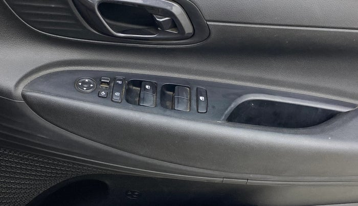 2021 Hyundai NEW I20 SPORTZ 1.5 MT, Diesel, Manual, 82,226 km, Driver Side Door Panels Control