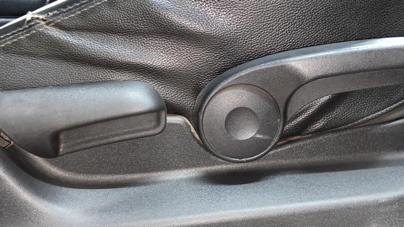 2019 Maruti Vitara Brezza ZDI PLUS, Diesel, Manual, 1,22,521 km, Driver Side Adjustment Panel