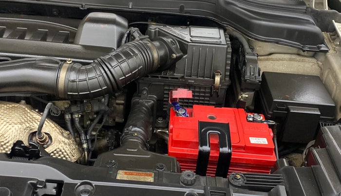 2021 Mahindra XUV300 W8 (O) 1.5 DIESEL AMT, Diesel, Automatic, 1,36,386 km, Engine View - Left