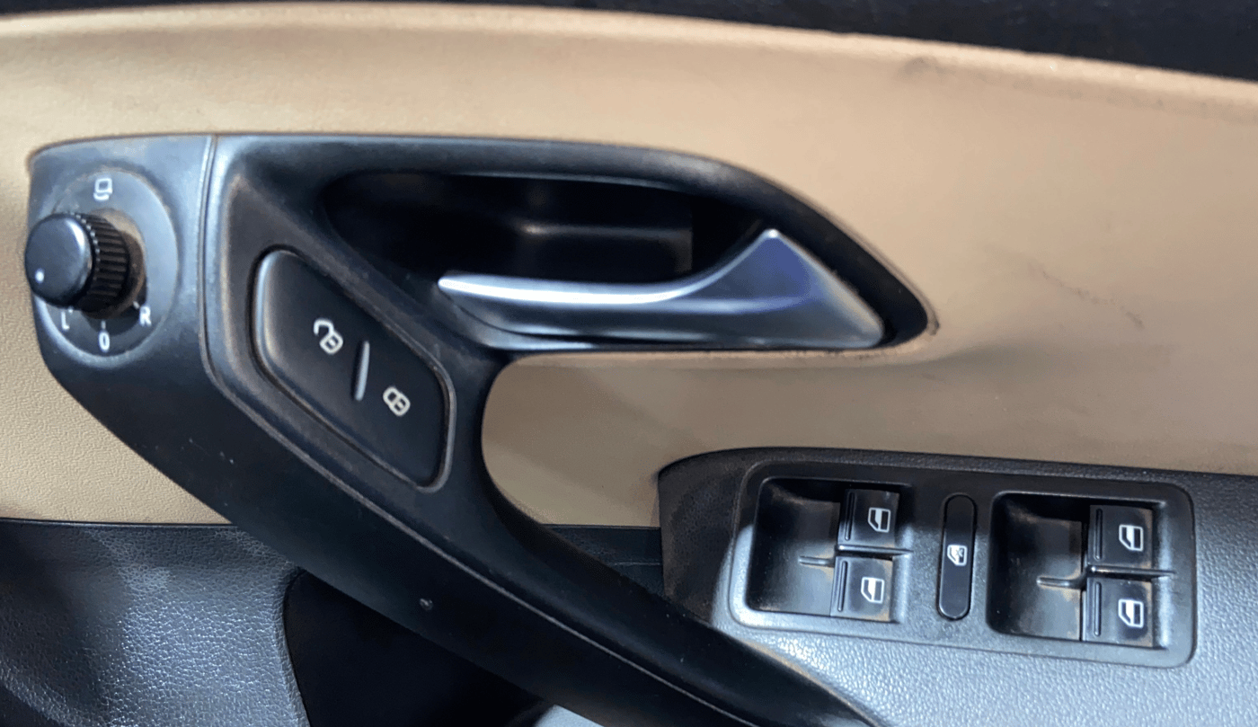 2017 Volkswagen Ameo HIGHLINE PLUS 1.5L 16 ALLOY, Diesel, Manual, 93,656 km, Driver Side Door Panels Control