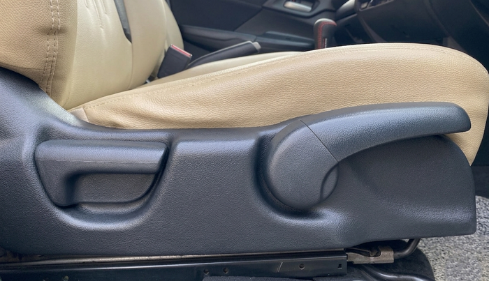 2018 Honda WR-V 1.5L I-DTEC S MT, Diesel, Manual, 1,20,044 km, Driver Side Adjustment Panel