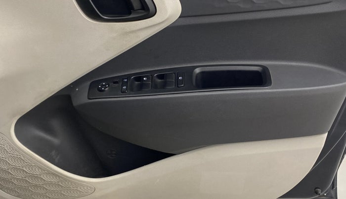 2023 Hyundai AURA S 1.2 CNG, CNG, Manual, 47,910 km, Driver Side Door Panels Control