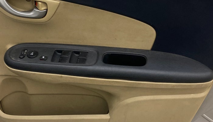 2014 Honda Amaze 1.2L I-VTEC VX, Petrol, Manual, 1,39,732 km, Driver Side Door Panels Control