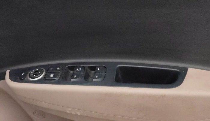 2017 Hyundai Xcent S 1.2, Petrol, Manual, 86,838 km, Driver Side Door Panels Control