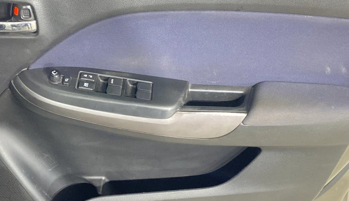 2019 Maruti Baleno ALPHA CVT PETROL 1.2, Petrol, Automatic, 38,247 km, Driver Side Door Panels Control