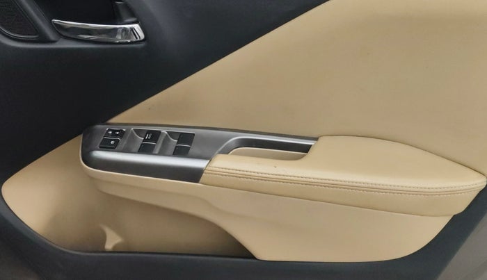 2014 Honda City 1.5L I-VTEC VX CVT, Petrol, Automatic, 1,46,790 km, Driver Side Door Panels Control