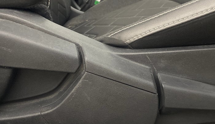 2024 Nissan MAGNITE XV Premium AMT, Petrol, Automatic, 16,068 km, Driver Side Adjustment Panel