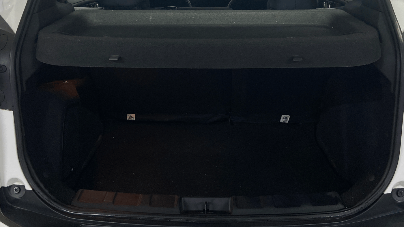 2024 Tata NEXON FEARLESS + SUNROOF AMT DUAL TONE 1.5 DIESEL, Diesel, Automatic, 39,493 km, Boot Inside