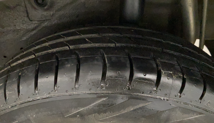 2016 Maruti Celerio ZXI, Petrol, Manual, 63,941 km, Right Rear Tyre Tread