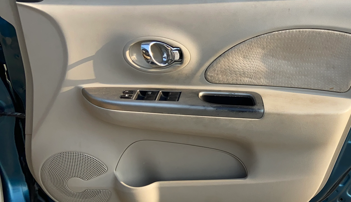 2014 Nissan Micra XV CVT, Petrol, Automatic, 94,996 km, Driver Side Door Panels Control