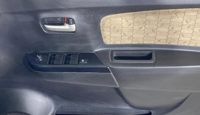 2018 Maruti Wagon R 1.0 VXI, Petrol, Manual, 31,396 km, Driver Side Door Panels Control