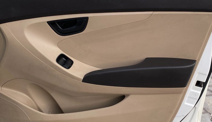 2015 Hyundai Eon ERA +, Petrol, Manual, 89,010 km, Driver Side Door Panels Control