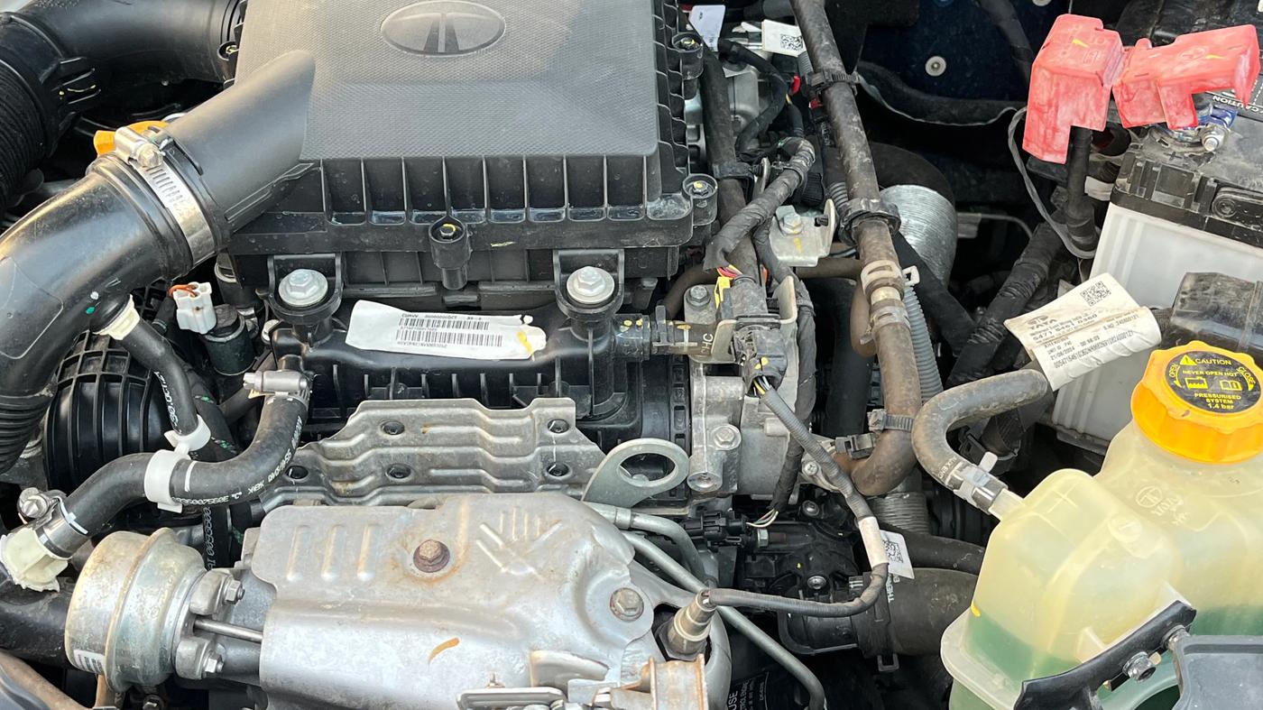 2024 Tata Curvv Creative 1.2 Petrol 7DCA, Petrol, Automatic, 18,137 km, Engine View