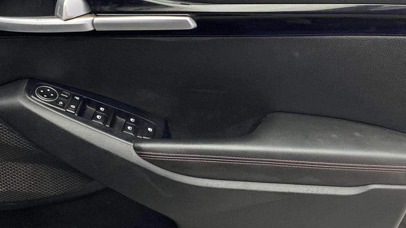 2020 KIA SELTOS GTX PLUS AT 1.5 DIESEL, Diesel, Automatic, 1,22,874 km, Driver Side Door Panels Control