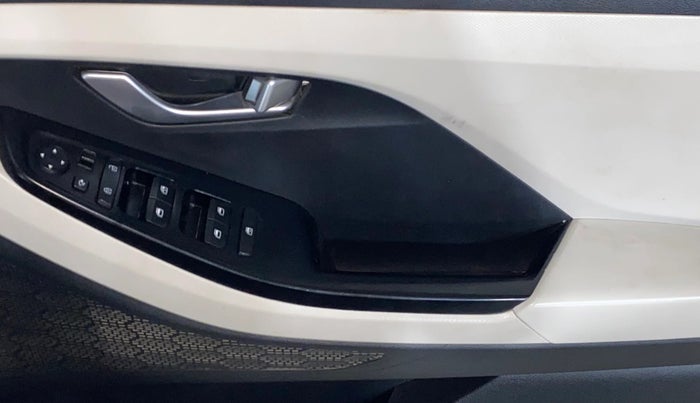 2022 Hyundai Creta SX 1.5 PETROL, Petrol, Manual, 21,712 km, Driver Side Door Panels Control