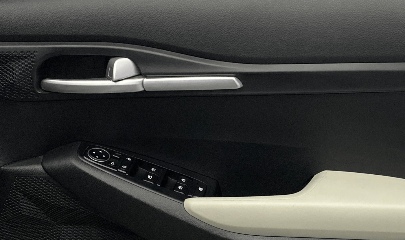2022 KIA SELTOS HTK PLUS 1.5 DIESEL IMT, Diesel, Manual, 67,688 km, Driver Side Door Panels Control