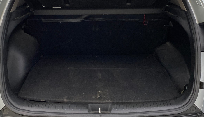 2018 Hyundai Creta SX 1.6 PETROL, Petrol, Manual, 85,882 km, Boot Inside