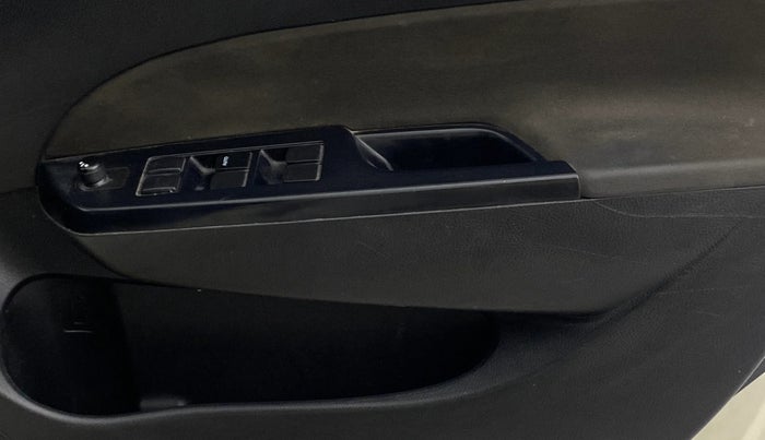 2014 Maruti Swift VXI, Petrol, Manual, 83,723 km, Driver Side Door Panels Control
