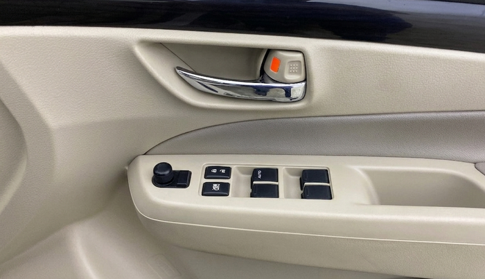 2017 Maruti Ciaz ZDI+ SHVS, Diesel, Manual, 95,421 km, Driver Side Door Panels Control