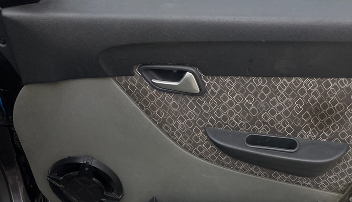 2017 Maruti Alto 800 LXI, Petrol, Manual, 73,864 km, Driver Side Door Panels Control