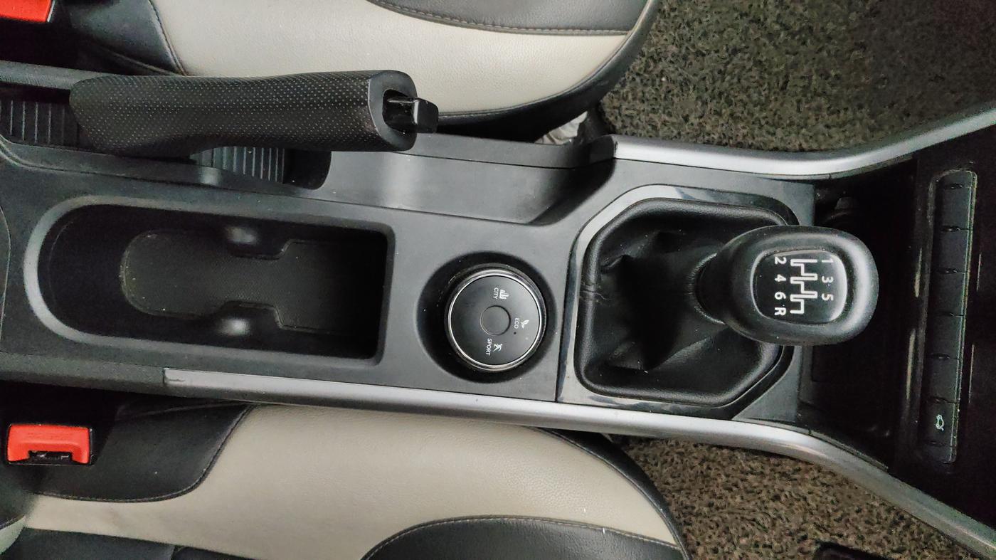 2022 Tata NEXON XM PETROL, Petrol, Manual, 58,243 km, Gear Lever