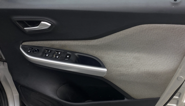 2021 Nissan MAGNITE XL, Petrol, Manual, 94,492 km, Driver Side Door Panels Control