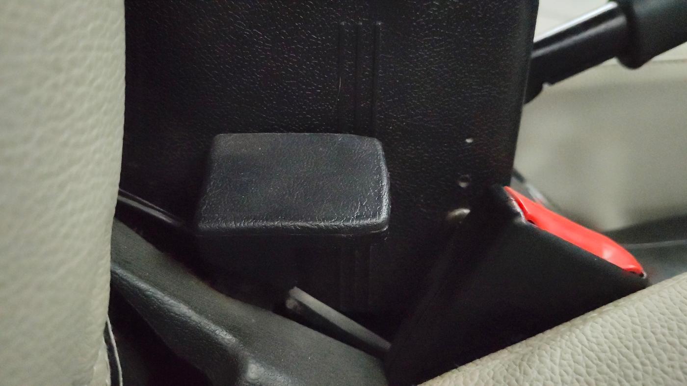 2017 Maruti Eeco 7 STR, Petrol, Manual, 32,097 km, Driver Side Adjustment Panel
