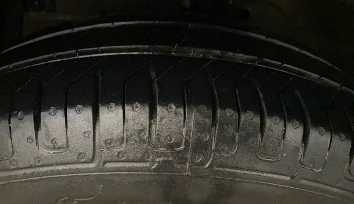 2013 Maruti Swift Dzire VXI, Petrol, Manual, 43,241 km, Left Front Tyre Tread