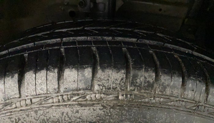 2013 Maruti Swift Dzire VXI, Petrol, Manual, 43,241 km, Right Front Tyre Tread