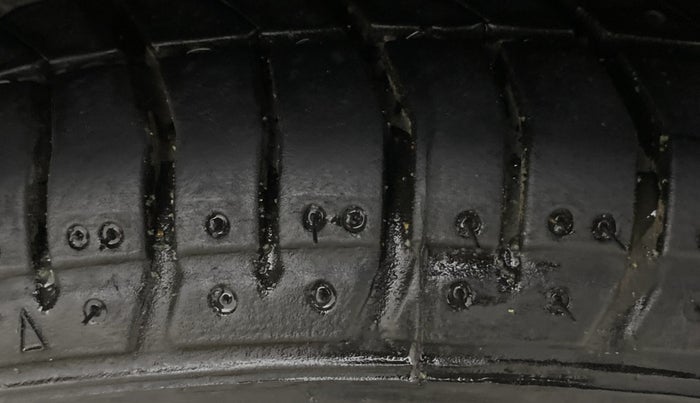 2015 Honda Amaze 1.2L I-VTEC VX, Petrol, Manual, 49,652 km, Right Rear Tyre Tread