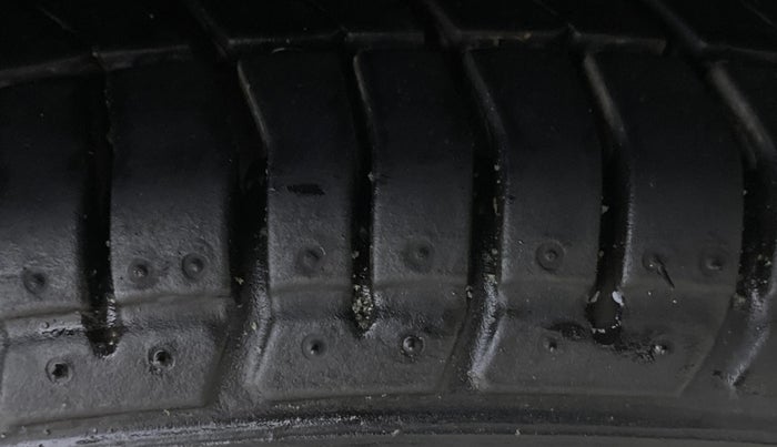 2015 Honda Amaze 1.2L I-VTEC VX, Petrol, Manual, 49,652 km, Left Rear Tyre Tread