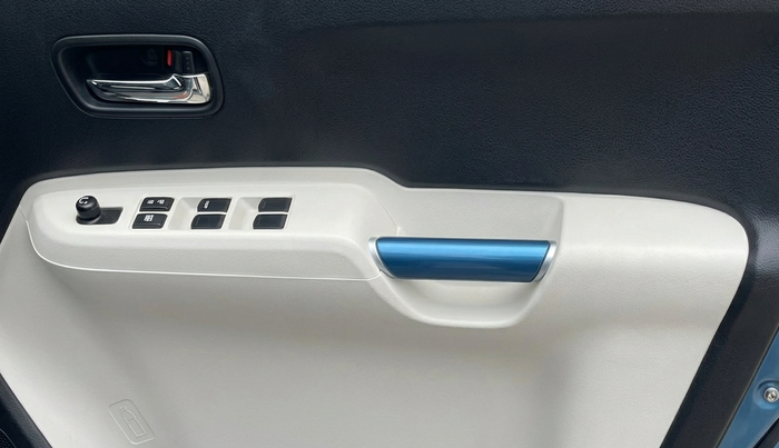 2019 Maruti IGNIS DELTA 1.2, Petrol, Manual, 41,040 km, Driver Side Door Panels Control