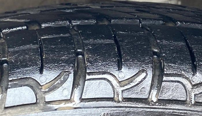 2016 Maruti Wagon R 1.0 VXI, Petrol, Manual, 59,511 km, Left Front Tyre Tread