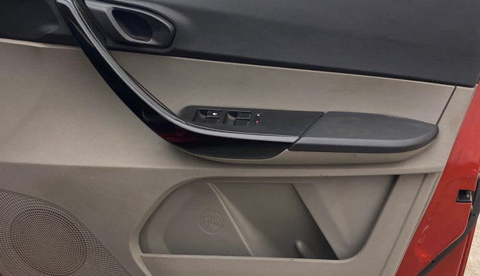 2019 Tata Tiago XZ PETROL, Petrol, Manual, 95,330 km, Driver Side Door Panels Control