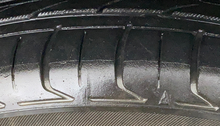 2019 Tata NEXON XMA DIESEL, Diesel, Automatic, 66,883 km, Right Front Tyre Tread