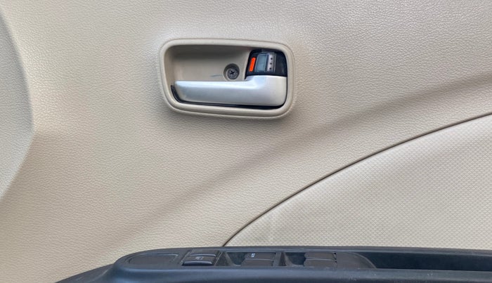 2017 Maruti Celerio VXI AMT (O), Petrol, Automatic, 46,579 km, Driver Side Door Panels Control