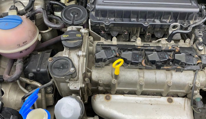 2016 Volkswagen Vento HIGHLINE 1.6 MPI, Petrol, Manual, 98,199 km, Engine View - Right