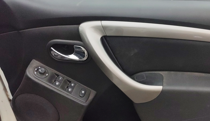 2021 Renault Duster RXZ 1.3 TURBO PETROL CVT, Petrol, Automatic, 55,498 km, Driver Side Door Panels Control