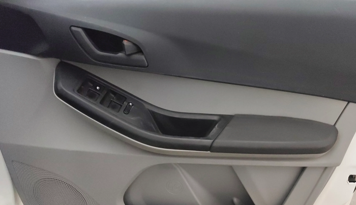 2022 Tata Tiago XT CNG, CNG, Manual, 38,996 km, Driver Side Door Panels Control