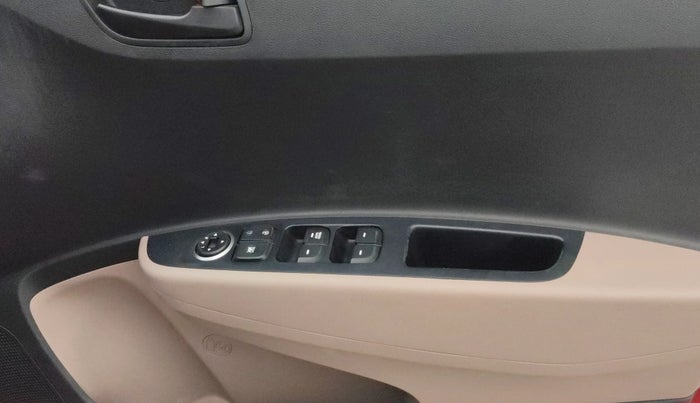 2018 Hyundai Grand i10 MAGNA AT 1.2 KAPPA VTVT, Petrol, Automatic, 38,209 km, Driver Side Door Panels Control